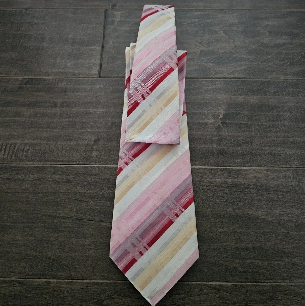 Beautiful 100% Silk Italian Dolce & Gabbena Pink and Red Striped Tie